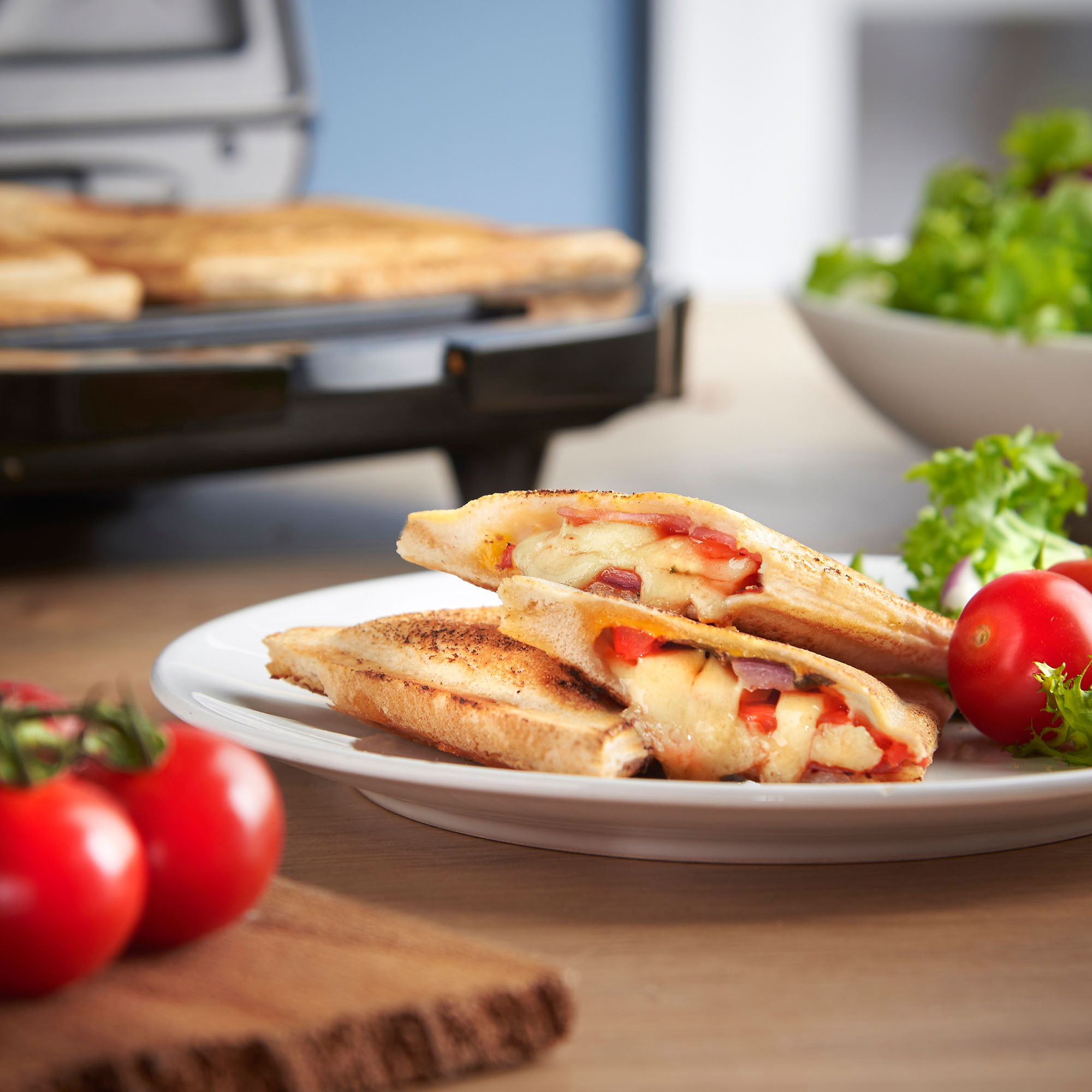 VonShef Toastie Maker 2 Slice Sandwich Toaster Machine NonStick Easy Clean 700W 5056115704499