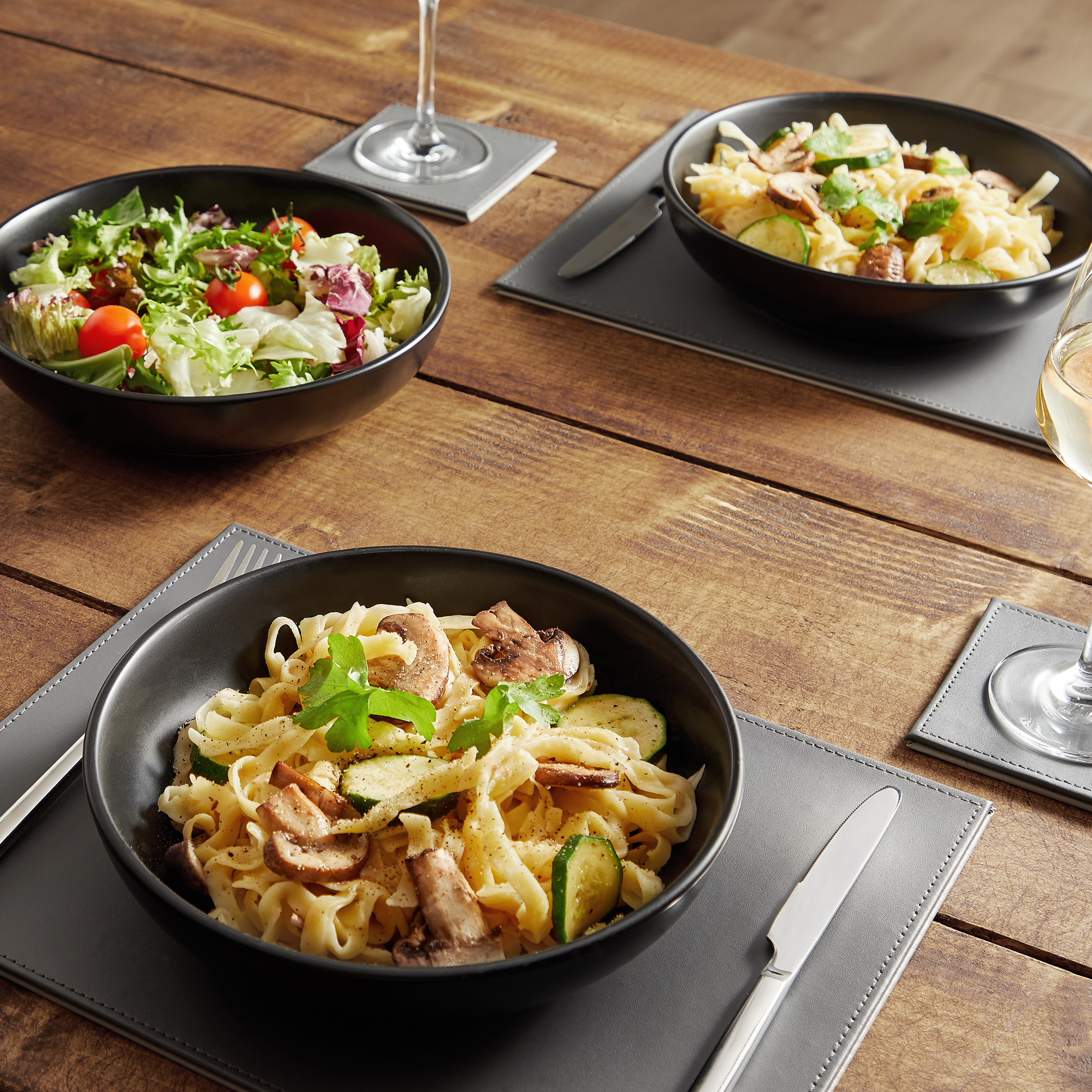 VonShef 4 Piece Matte Black Bowl Set Ceramic Bowls for Pasta, Cereal