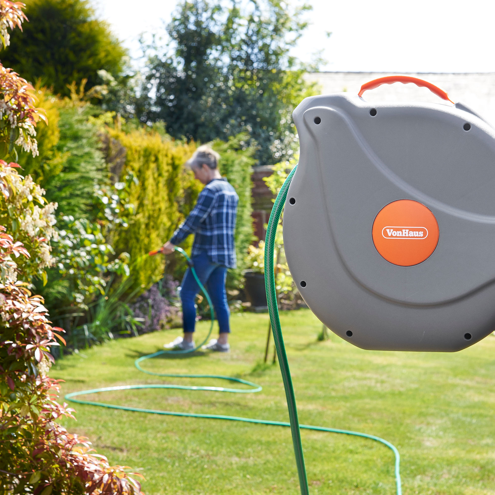 VonHaus 20M Garden Hose Auto Rewind WallMounted Reel 5056115701467