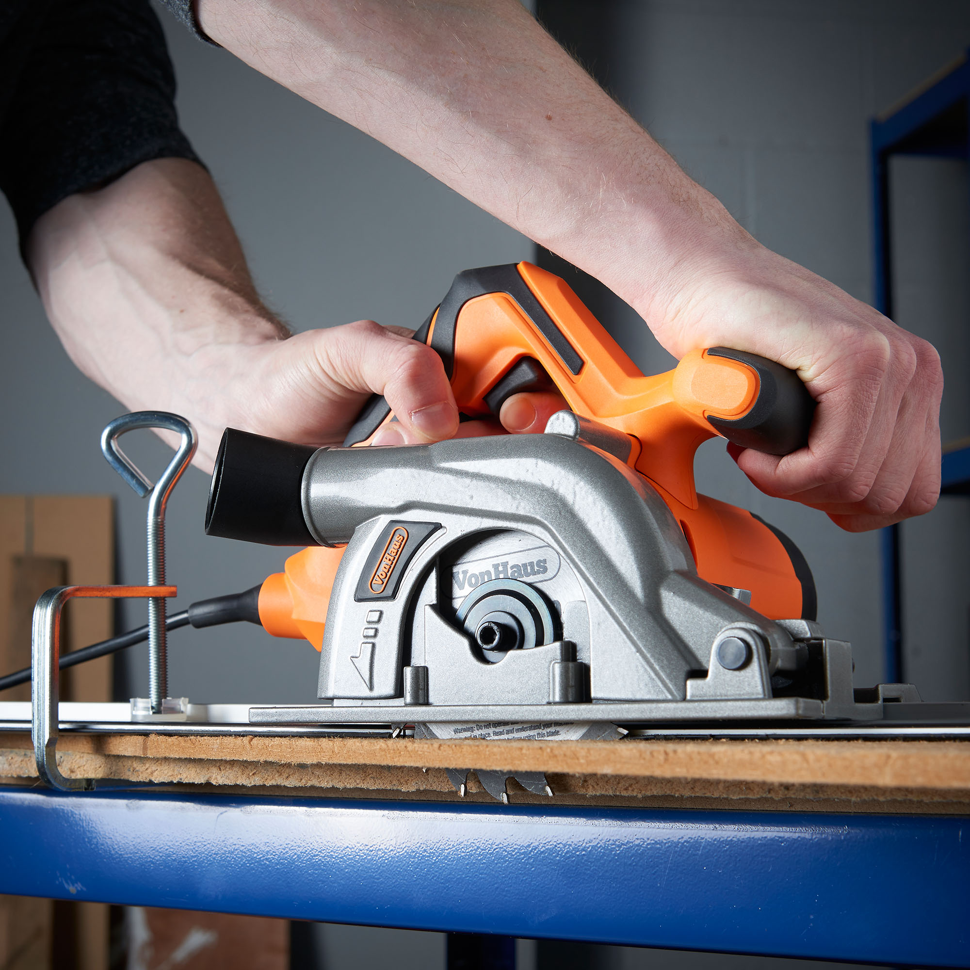 VonHaus 1050w 240V Compact Plunge Saw Kit Track 110mm Blade Discs