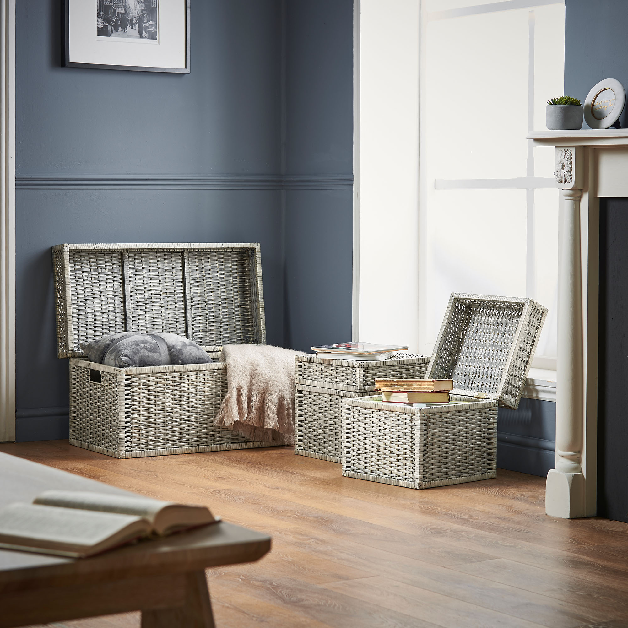 VonHaus Large Storage Wicker Trunks Baskets Boxes Organiser With Hinged