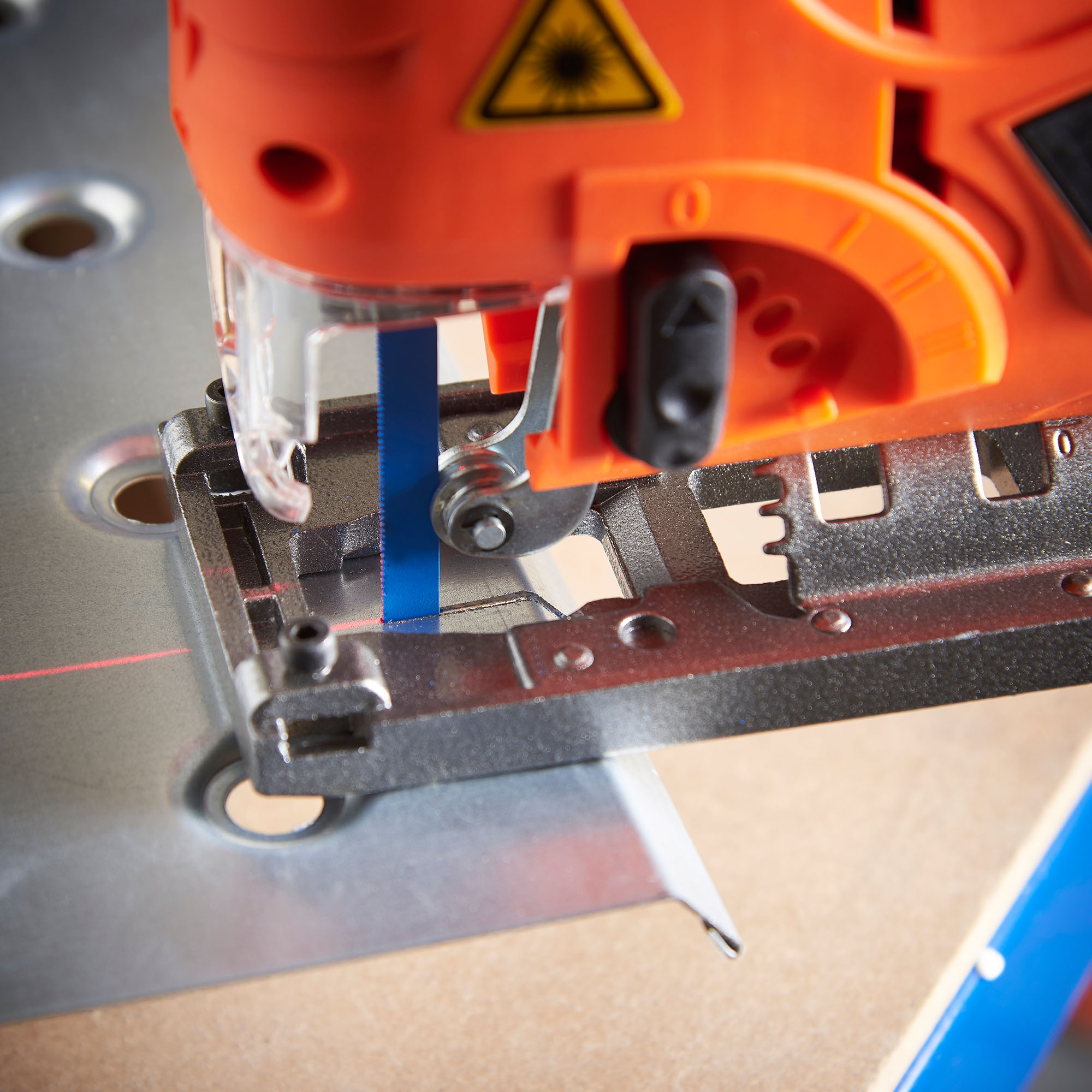 VonHaus 800W Pendulum Jigsaw Laser Guide Variable Speed Aluminium Base