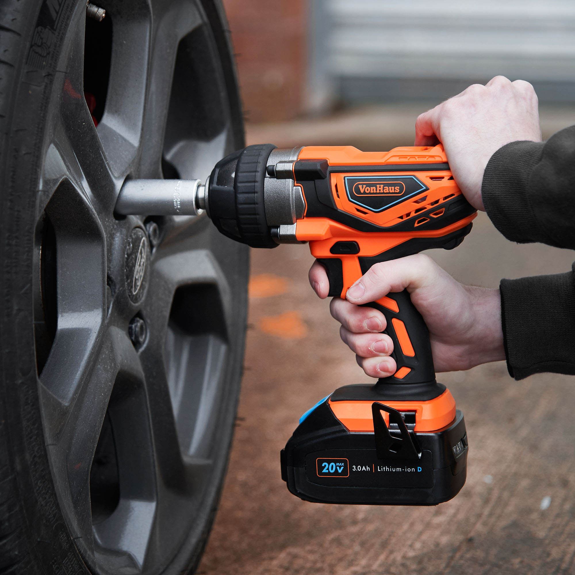 VonHaus 20V Cordless 1/2" Impact Wrench LiIon Battery & Charger Kit