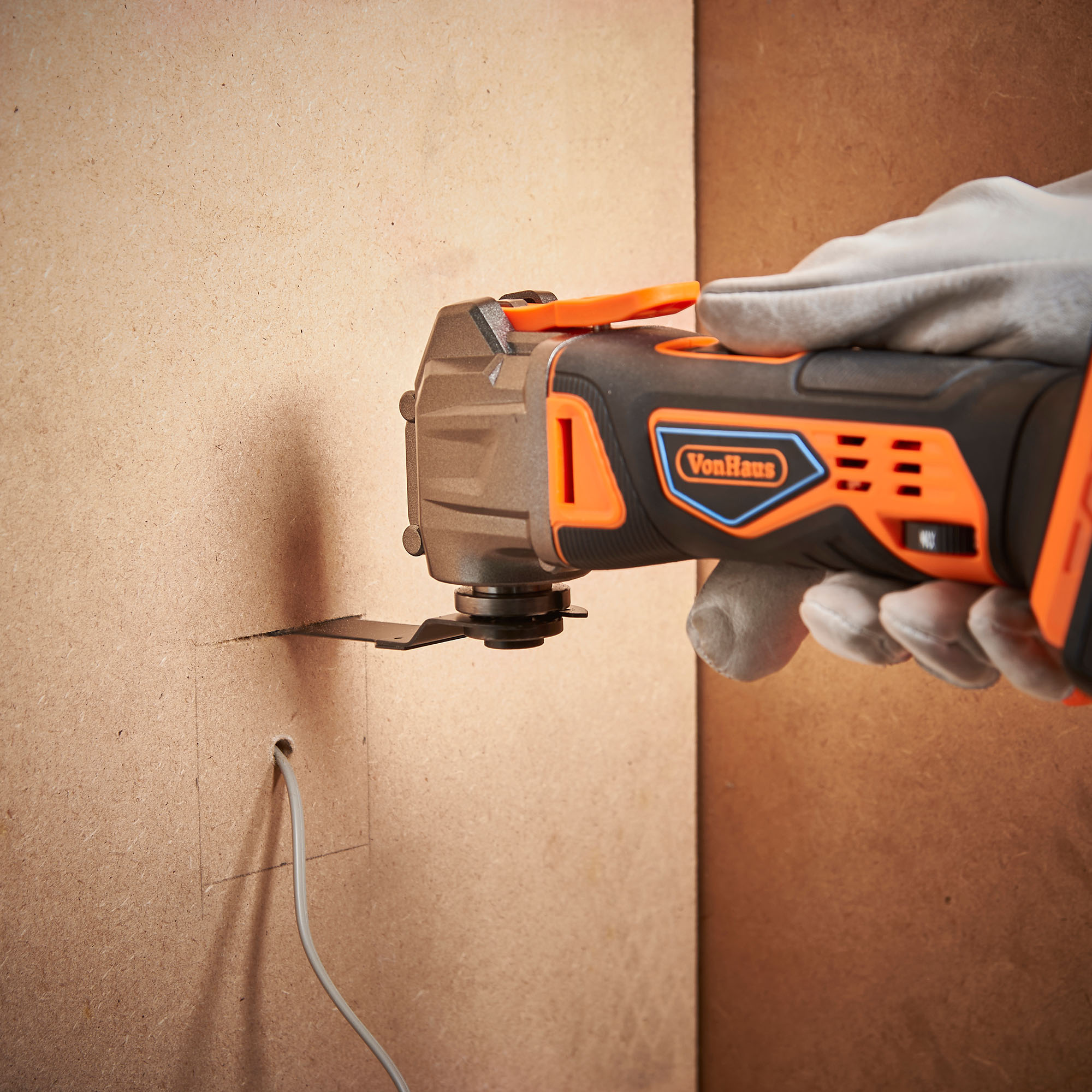 VonHaus 20V Cordless Oscillating MultiTool Kit with LiIon Battery