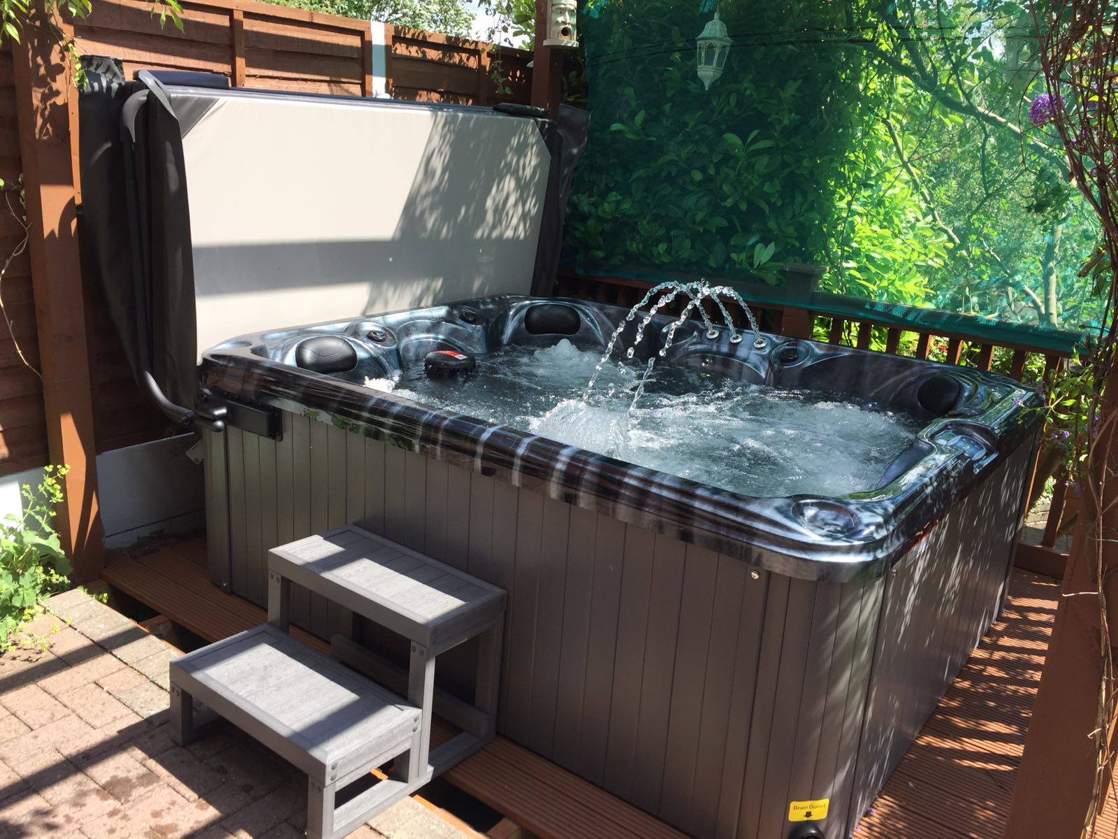 Details About Hot Tub Brand New Chaser 2 5 Person Luxury Whirlpool Bath 13amp Spa Uk Stocks